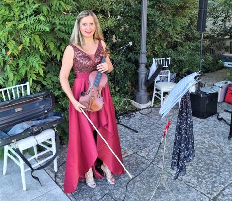 Terza immagine: La violinista per il tuo matrimonio a 
Salo'